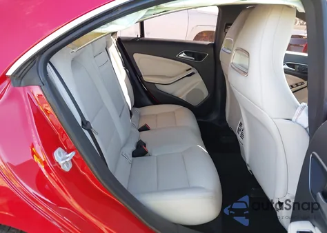 2015 Mercedes-Benz Cla 250 из США, поврежденный, VIN WDDSJ4EB4FN247403